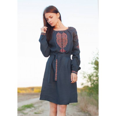 Embroidered dress "Pava"